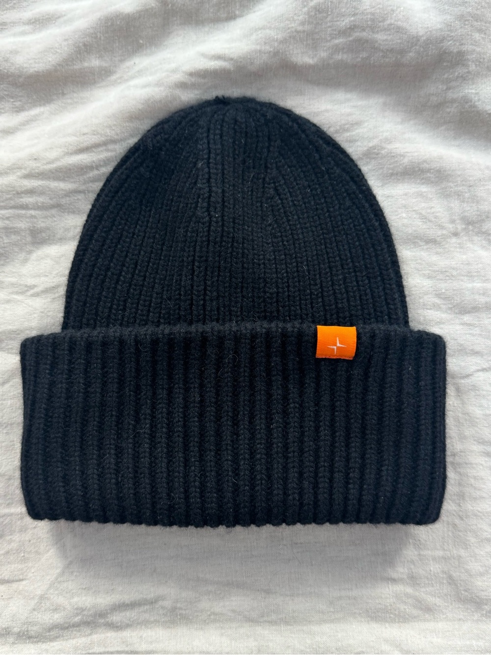 100% cashmere Polestar Black Ribbed Knit Beanie / Toque